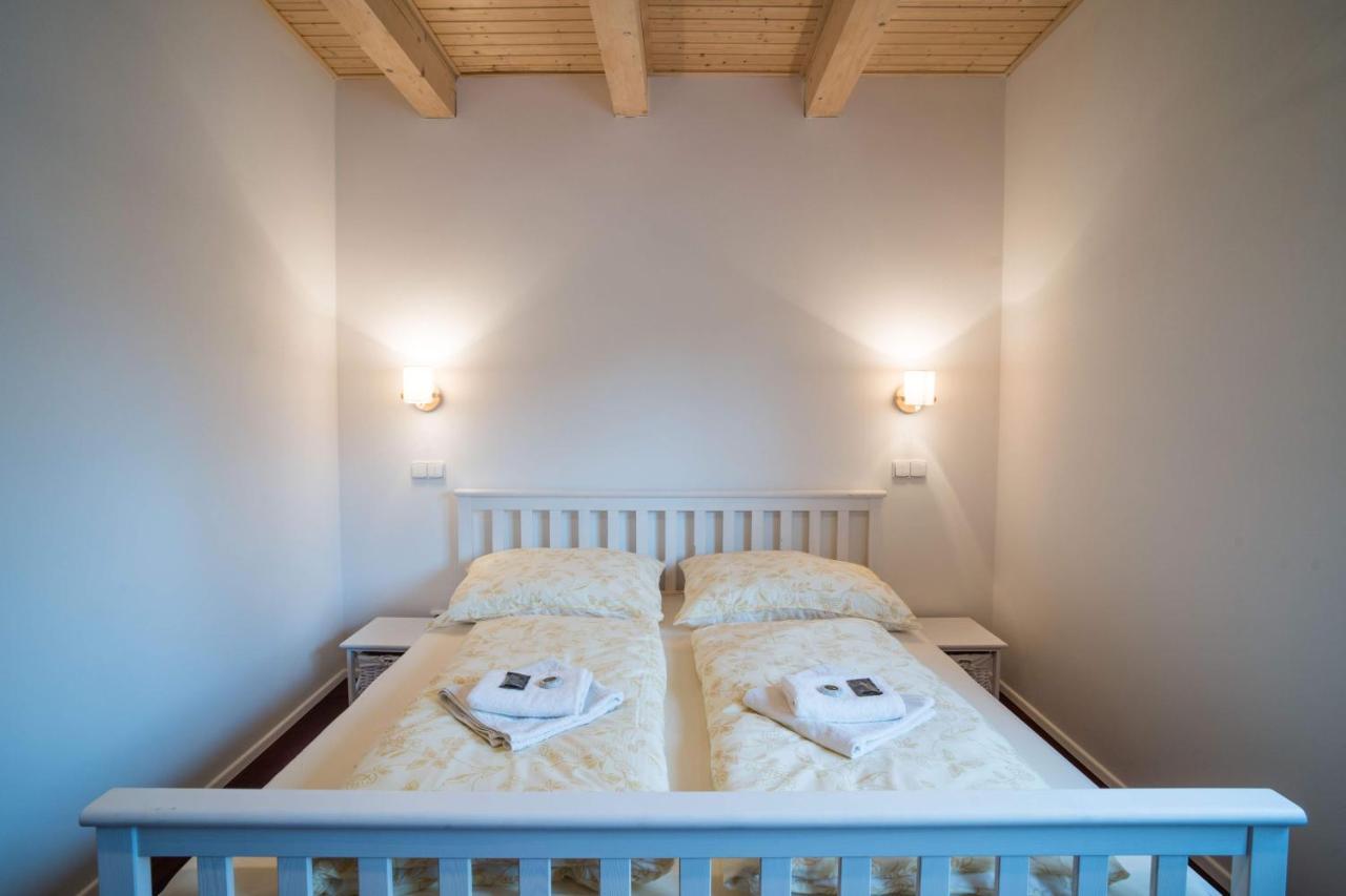 Apartmany Habanska, Cely Dum Pouzdrany エクステリア 写真