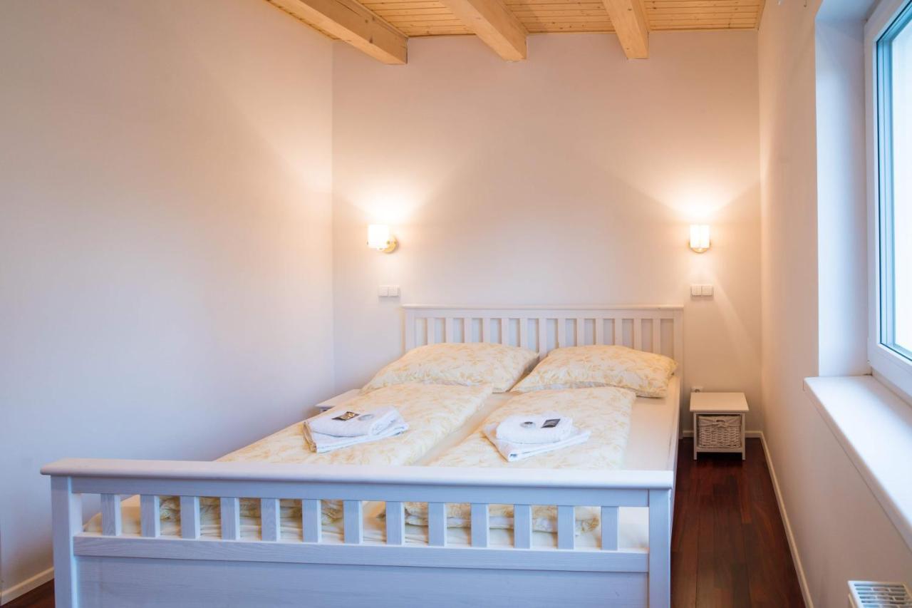 Apartmany Habanska, Cely Dum Pouzdrany エクステリア 写真