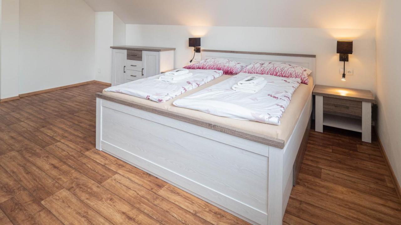 Apartmany Habanska, Cely Dum Pouzdrany エクステリア 写真